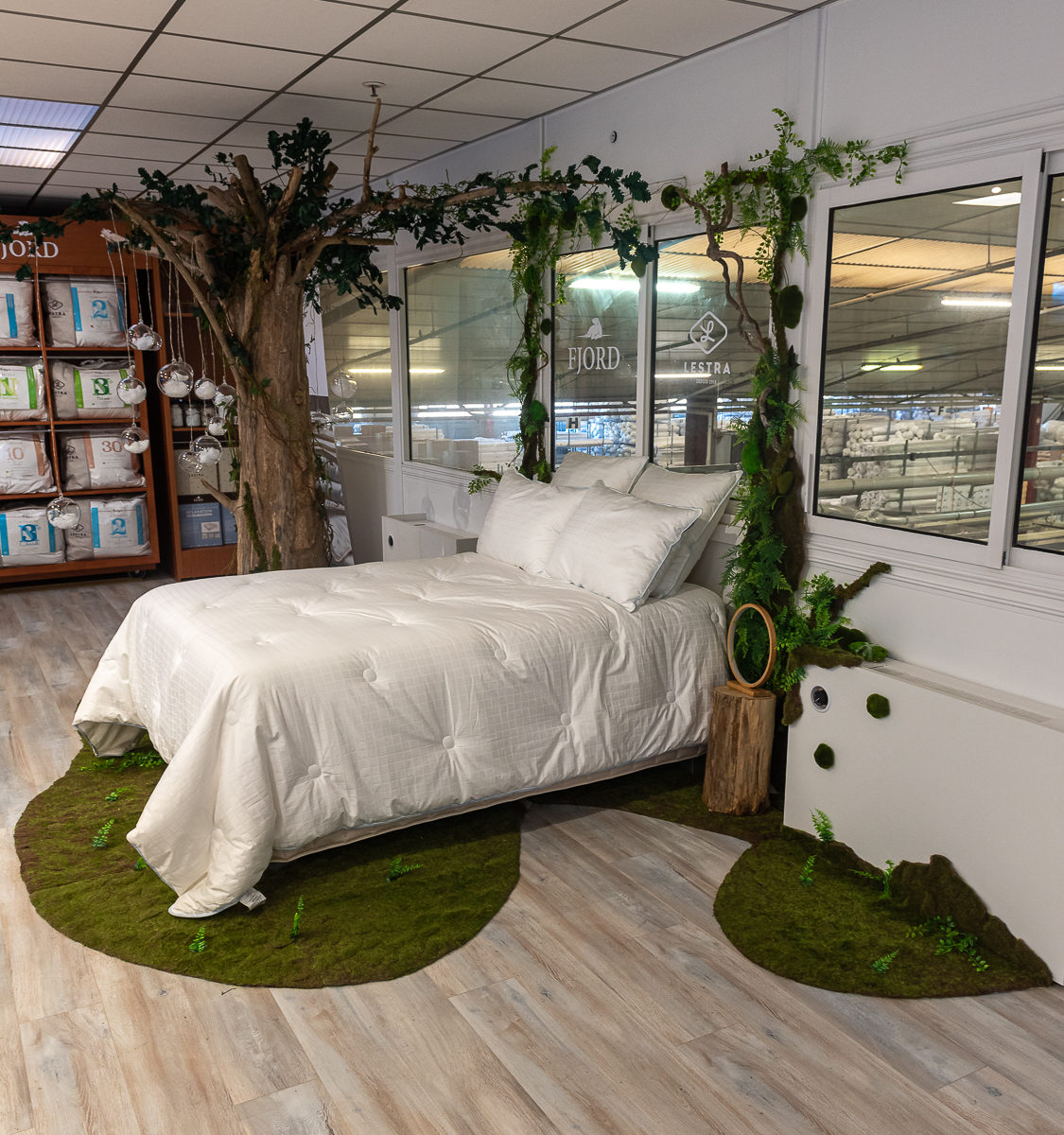 show room; scénographie, decor vegetal; décor végétal stabilisé; arbre décoratif